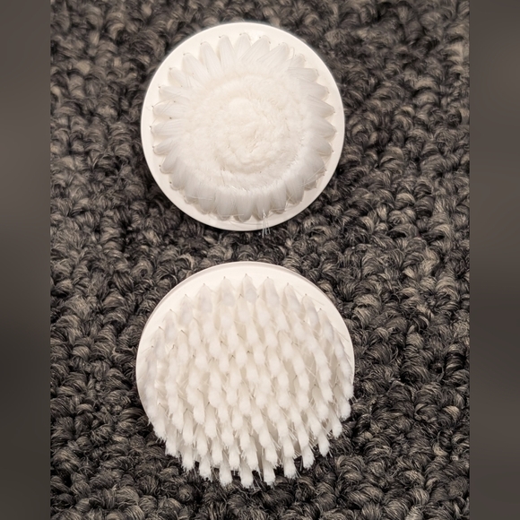 Olay Regenerist Advanced Anti Aging Facial Cleansing Brush NEW open box 2 brush - Picture 7 of 7